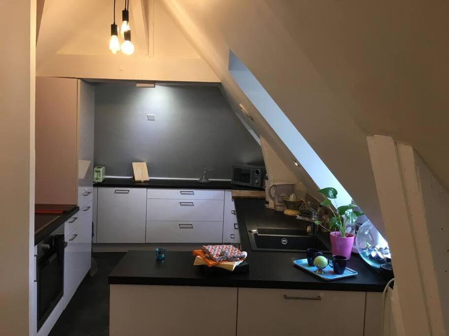 Bel Appartement Climatise Plein Centre Ville Poitiers Exterior photo